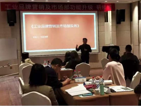 市场洞察：强势品牌打造的扫地僧