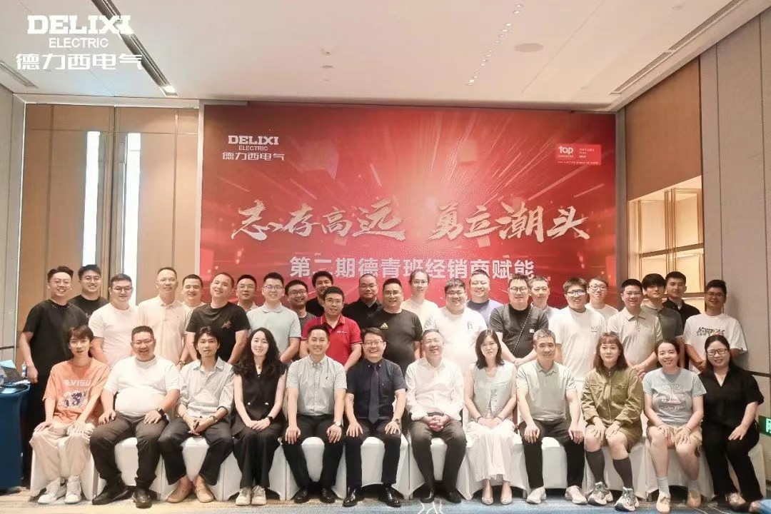 你是要和 AI 去卷当牛马？还是真想成为一个创造型的人？